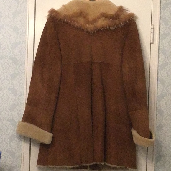 Beautiful Suede Shearling with gorgeous collar- size medium - Picture 2 of 8